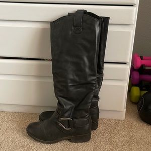 Size 6 Black Boots below knee calf high